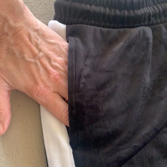 NEW Forever 21 Velour Joggers Pants Sweatpants - Picture 7 of 7